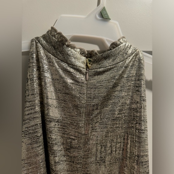 A beautiful Jumpsuit Gold&Blackish Color. Used only once. - Picture 4 of 7